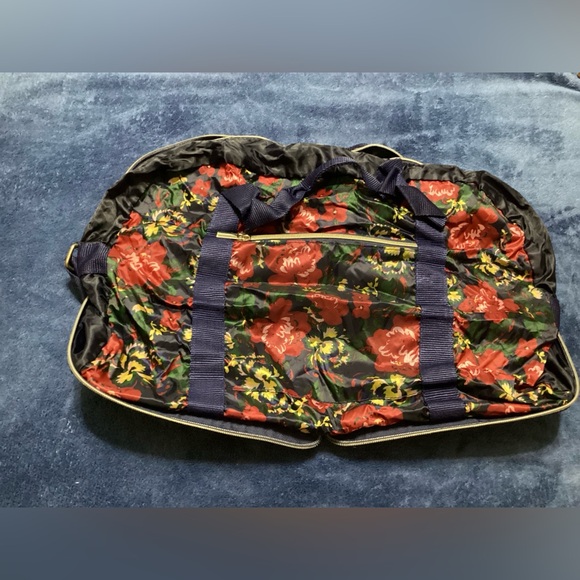 Stow-n-Go Expandable Travel Bag - Picture 13 of 14